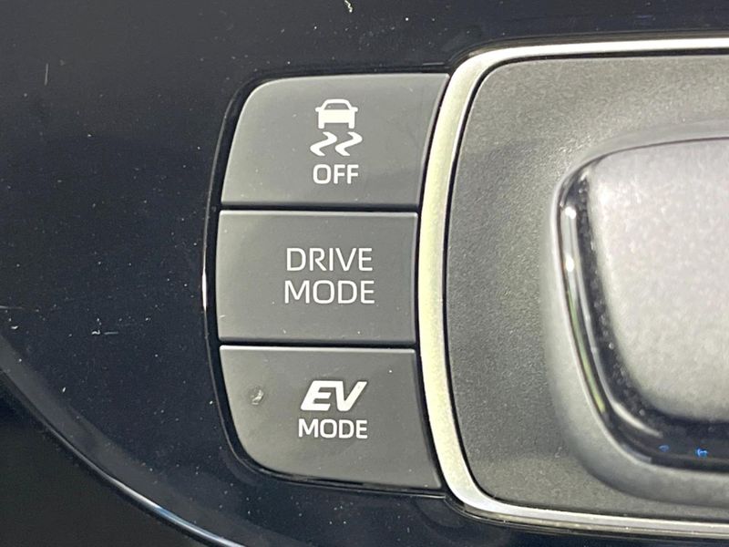 2023 Toyota Aqua 6AA-MXPK11 (UW-6a66cd29adf84)[25]