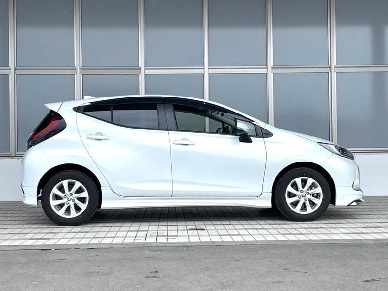 2021 Toyota Aqua 6AA-MXPK16 (UW-6a66cd2cc2eb1)[18]