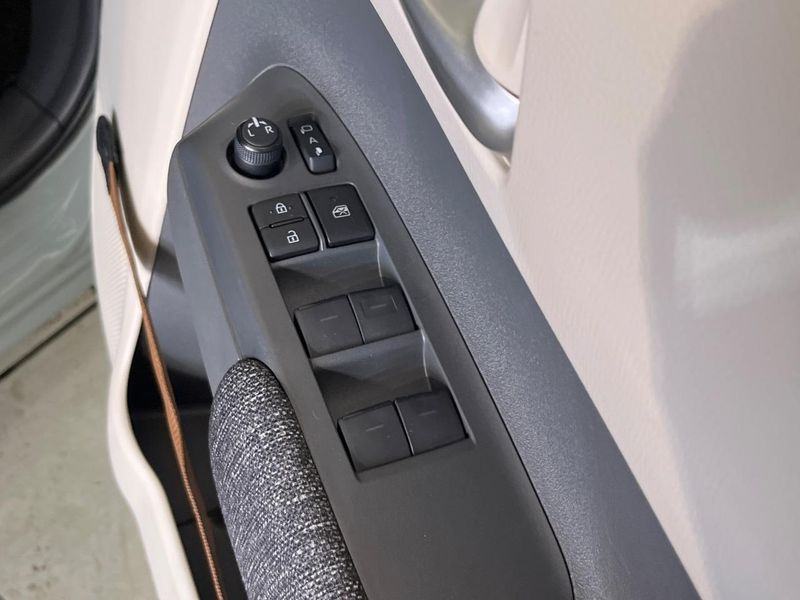2024 Toyota Sienta 6AA-MXPL10G (UW-6a66cd3149296)[21]
