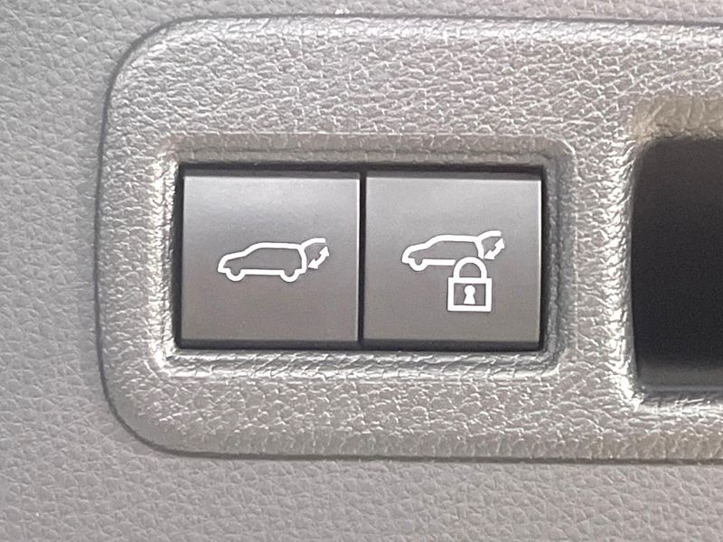 2023 Toyota Harrier 6BA-MXUA80 (UW-6a66cd4189042)[9]