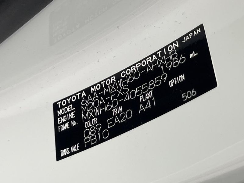 2024 Toyota Prius 6AA-MXWH60 (UW-6a66cd48a3b69)[1]