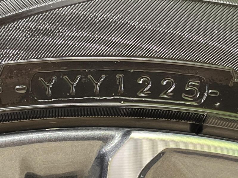 2025 Toyota Prius 6AA-MXWH60 (UW-6a66cd4c4563c)[10]