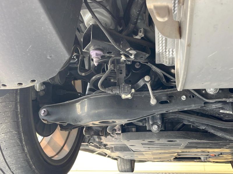 2023 Toyota Prius 6LA-MXWH61 (UW-6a66cd4d487e3)[18]