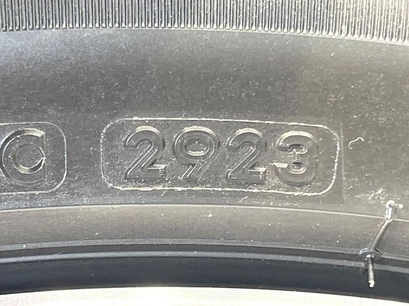 2023 Toyota Prius 6LA-MXWH61 (UW-6a66cd4d487e3)[9]