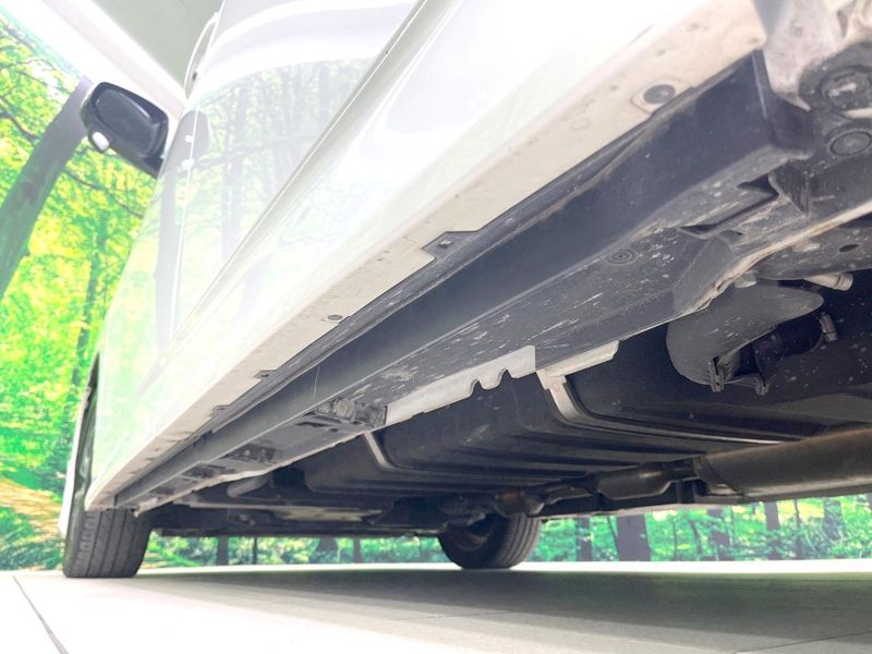 2022 Toyota Voxy 6BA-MZRA90W (UW-6a66cd52f0dd6)[6]