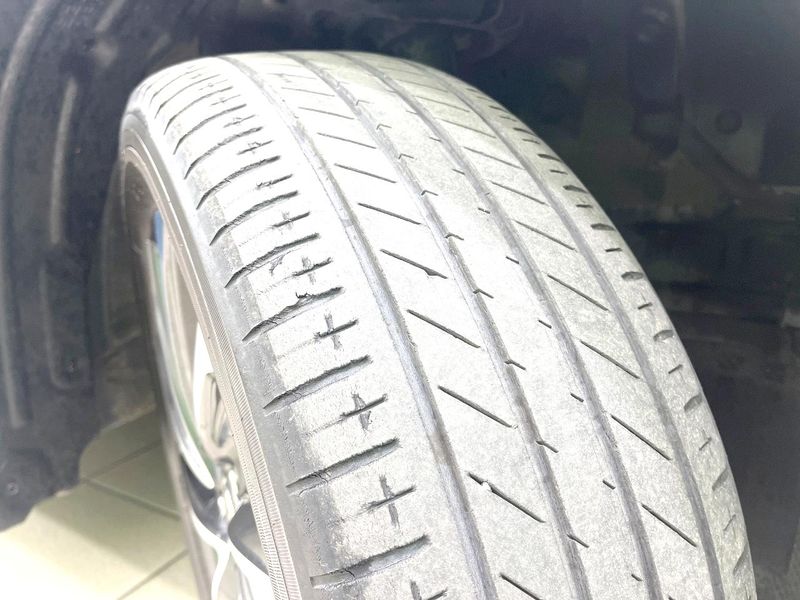 2022 Toyota Voxy 6BA-MZRA90W (UW-6a66cd52f0dd6)[10]