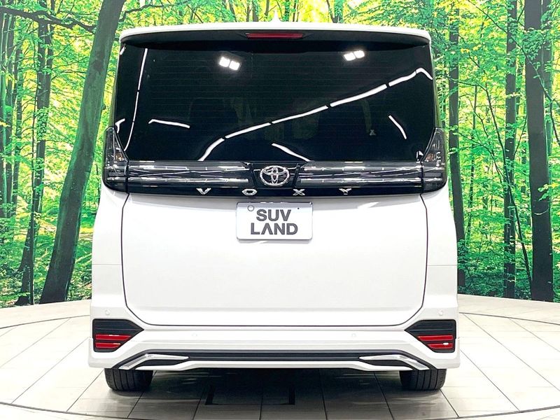 2022 Toyota Voxy 6BA-MZRA90W (UW-6a66cd52f0dd6)[22]