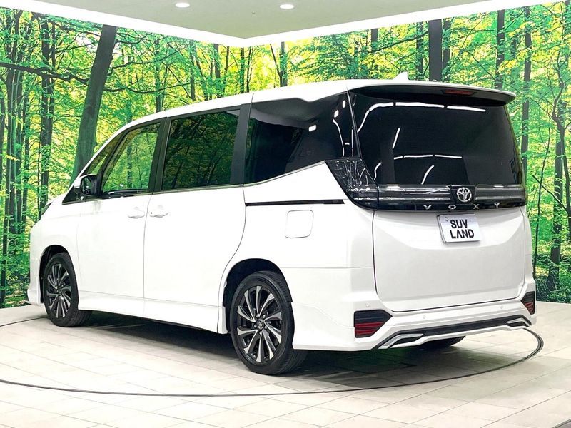 2022 Toyota Voxy 6BA-MZRA90W (UW-6a66cd52f0dd6)[21]