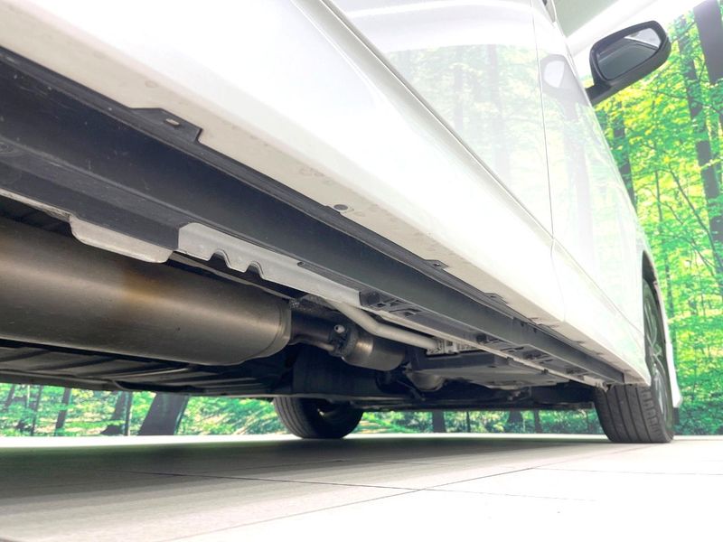 2022 Toyota Voxy 6BA-MZRA90W (UW-6a66cd52f0dd6)[5]