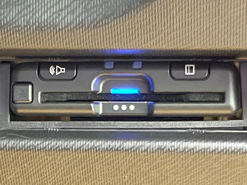 2019 Toyota Aqua DAA-NHP10H (UW-6a66cd6c46437)[27]