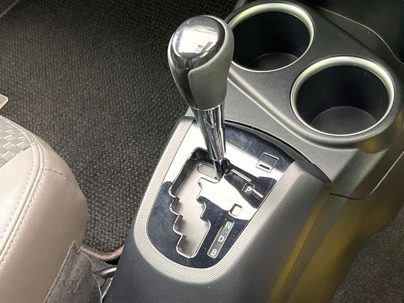 2019 Toyota Aqua DAA-NHP10H (UW-6a66cd6c46437)[17]