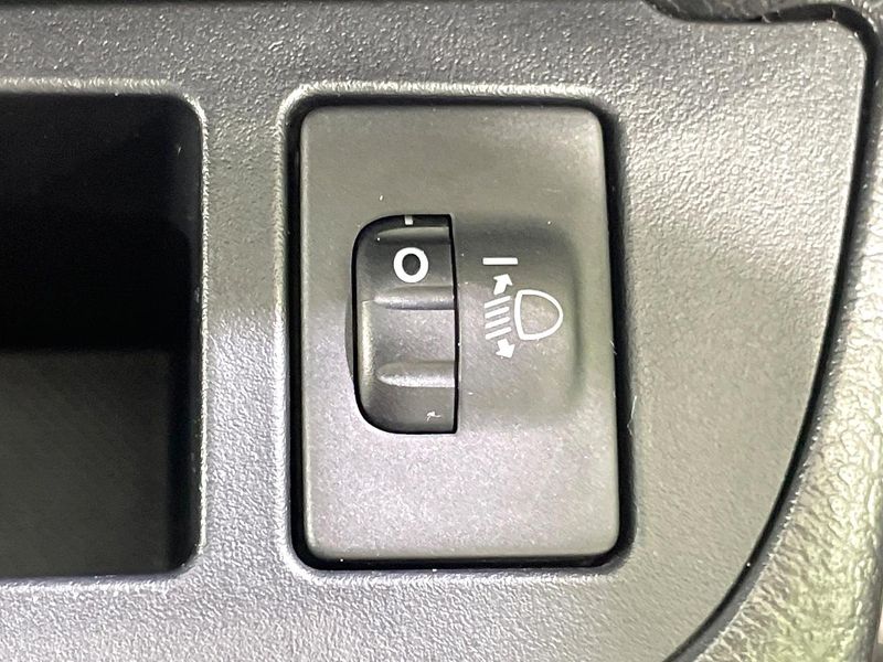 2015 Toyota Sienta DBA-NSP170G (UW-6a66cd741140d)[29]