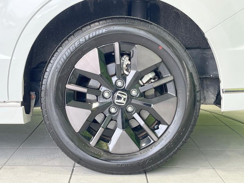 2024 Honda Step Wagon 6AA-RP8 (UW-6a66cd93a1f9b)[13]