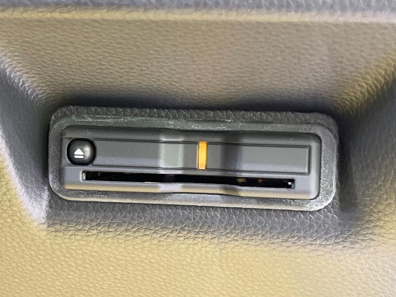 2024 Honda Step Wagon 6AA-RP8 (UW-6a66cd93a1f9b)[17]
