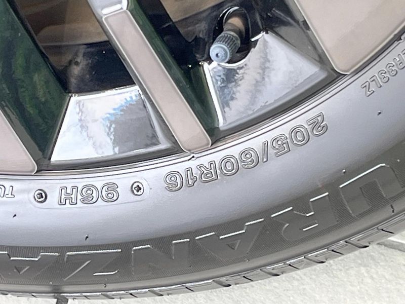 2024 Honda Step Wagon 6AA-RP8 (UW-6a66cd93a1f9b)[14]
