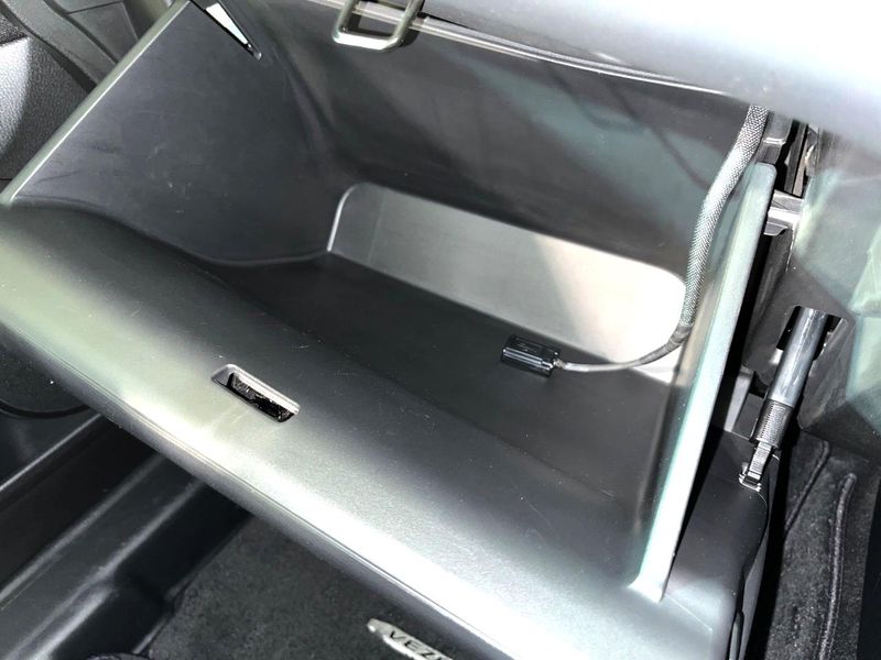 2016 Honda Vezel DAA-RU3 (UW-6a66cd98380e6)[24]