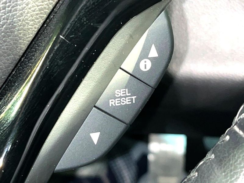 2016 Honda Vezel DAA-RU3 (UW-6a66cd98380e6)[28]