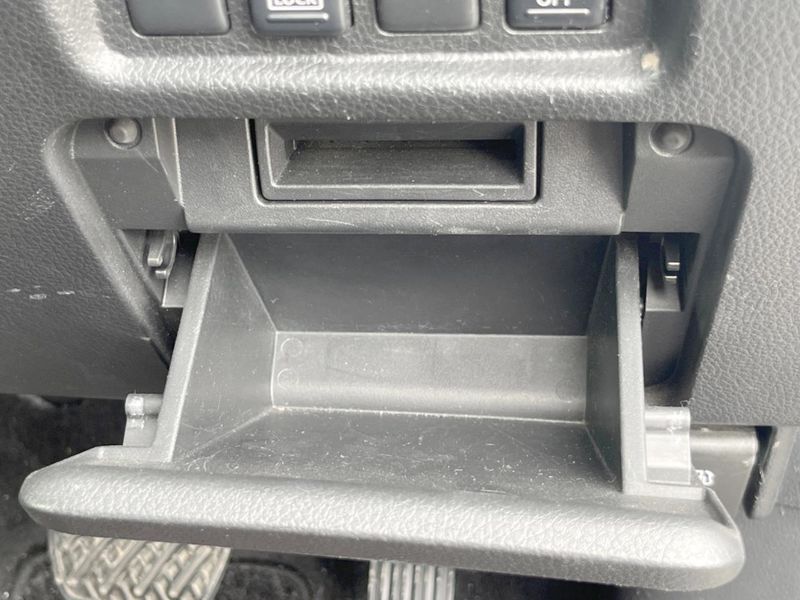 2017 Nissan Elgrand DBA-TNE52 (UW-6a66cdd00f3e2)[28]