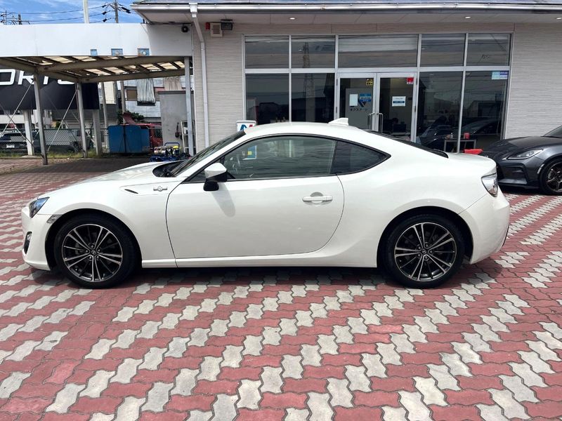 2014 Toyota 86 DBA-ZN6 (UW-6a66ce178cea8)[10]