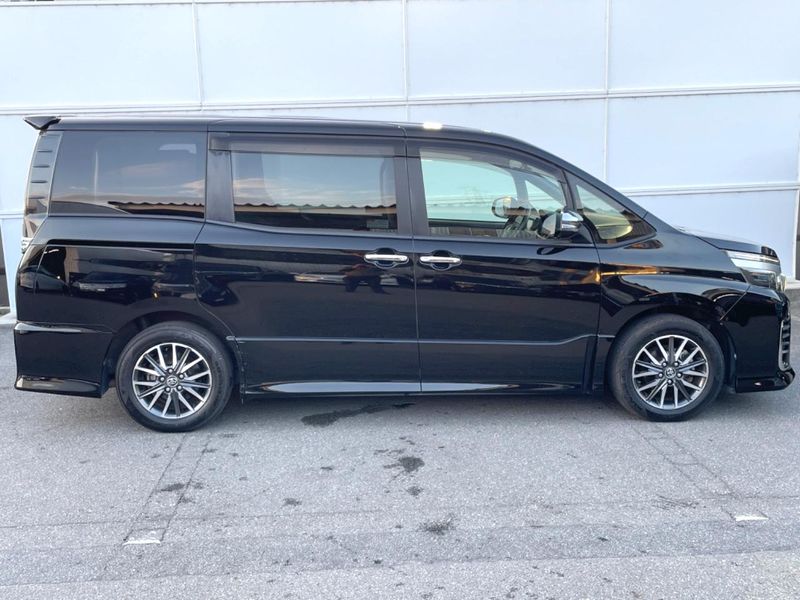 2016 Toyota Voxy DBA-ZRR80W (UW-6a66ce1f5490d)[18]