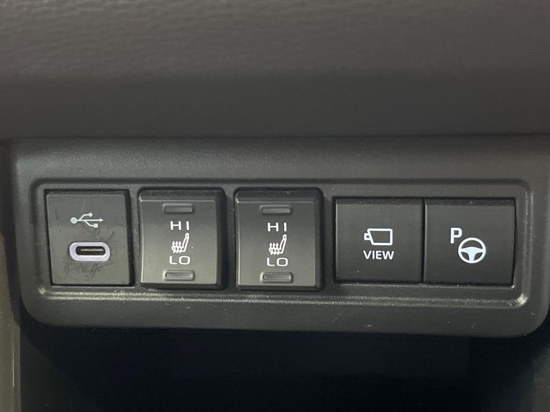 2024 Toyota Corolla Cross 6AA-ZVG13 (UW-6a66ce355c130)[29]