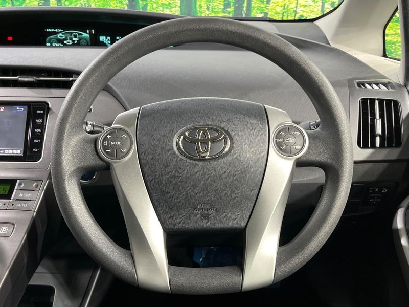 2015 Toyota Prius DAA-ZVW30 (UW-6a66ce3ee54c8)[27]