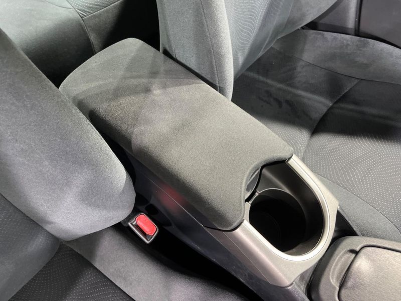2015 Toyota Prius DAA-ZVW30 (UW-6a66ce3ee54c8)[23]