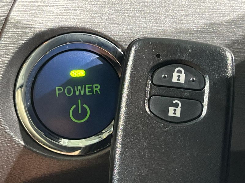 2015 Toyota Prius DAA-ZVW30 (UW-6a66ce3ee54c8)[4]