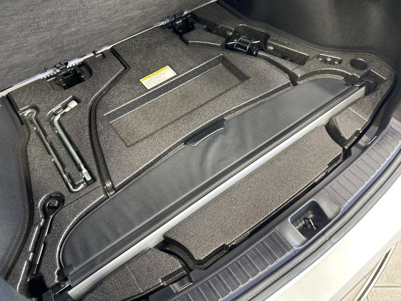 2016 Toyota Prius DAA-ZVW51 (UW-6a66ce4933300)[28]
