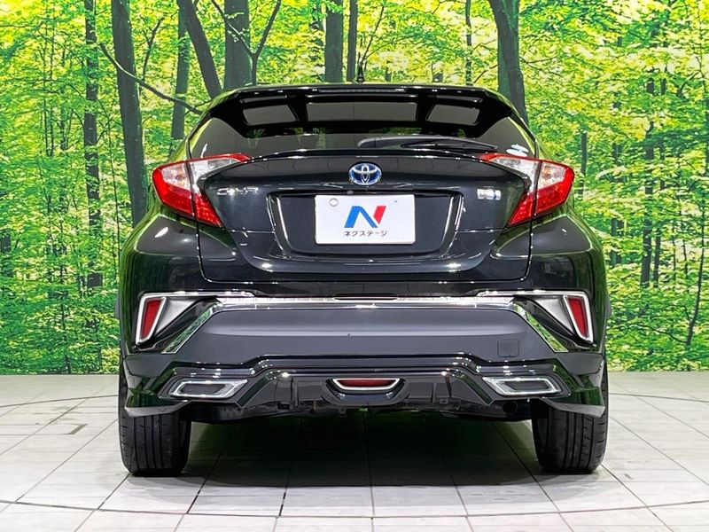 2017 Toyota C-HR DAA-ZYX10 (UW-6a66ce6e3ad52)[19]