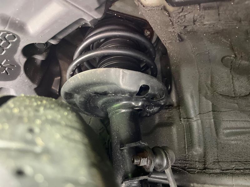 2017 Toyota C-HR DAA-ZYX10 (UW-6a66ce6e3ad52)[11]