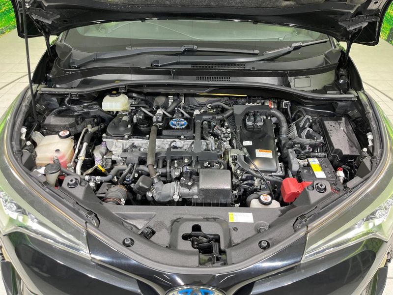 2017 Toyota C-HR DAA-ZYX10 (UW-6a66ce6e3ad52)[4]