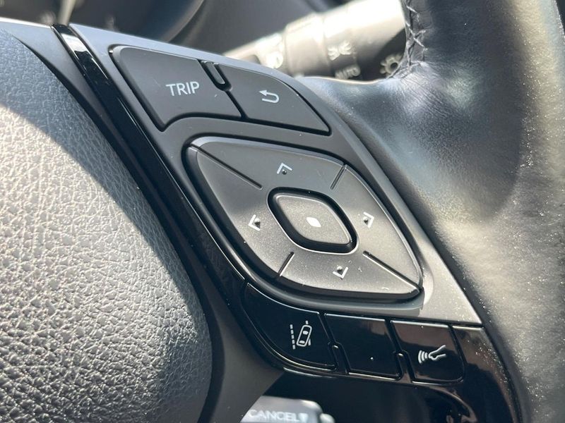 2018 Toyota C-HR DAA-ZYX10 (UW-6a66ce70c3a4d)[14]