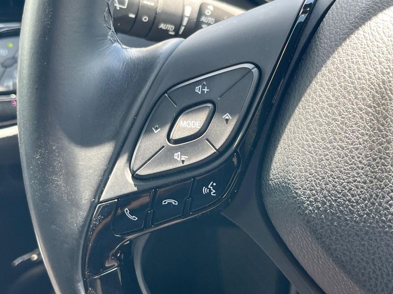 2018 Toyota C-HR DAA-ZYX10 (UW-6a66ce70c3a4d)[15]