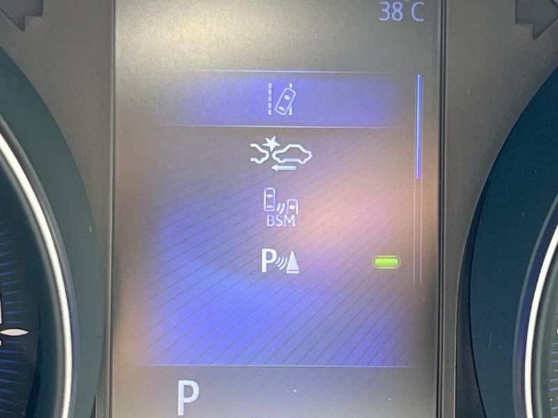 2018 Toyota C-HR DAA-ZYX10 (UW-6a66ce70c3a4d)[19]