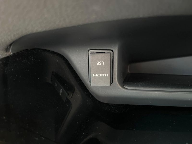 2018 Toyota C-HR DAA-ZYX10 (UW-6a66ce70c3a4d)[24]