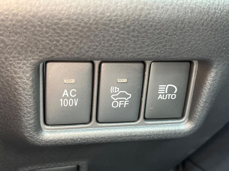 2018 Toyota C-HR DAA-ZYX10 (UW-6a66ce70c3a4d)[9]