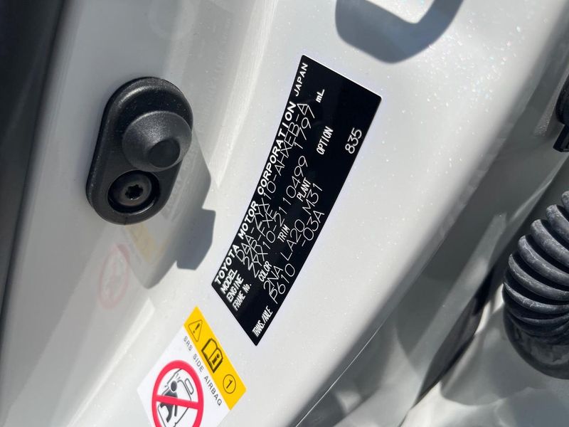 2018 Toyota C-HR DAA-ZYX10 (UW-6a66ce70c3a4d)[1]