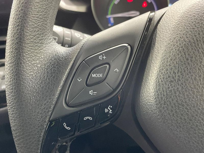 2022 Toyota C-HR 6AA-ZYX11 (UW-6a66ce744c989)[28]
