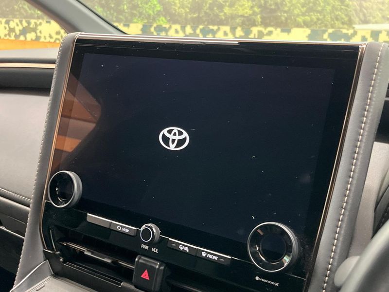 2023 Toyota Alphard Hybrid 6AA-AAHH45W (UW-6a681c1b3598d)[28]