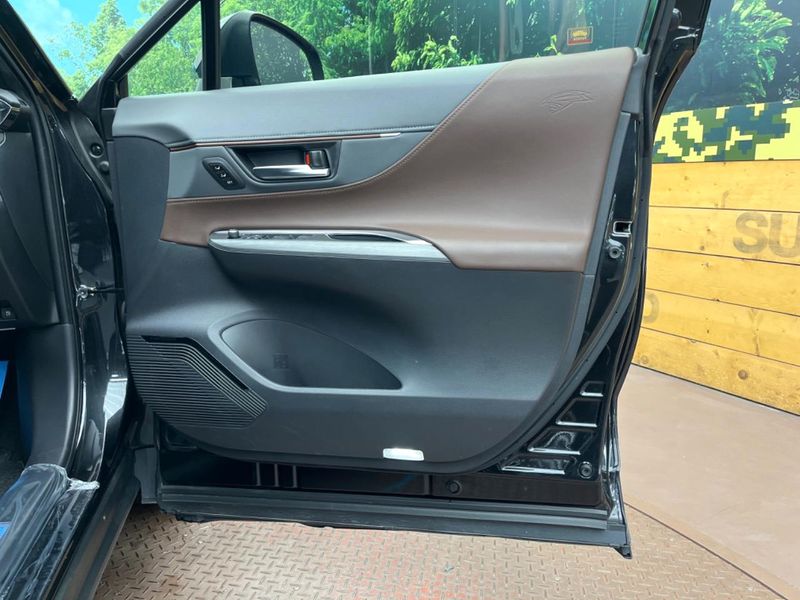 2021 Toyota Harrier Hybrid 6AA-AXUH80 (UW-6a681c5abcba4)[28]
