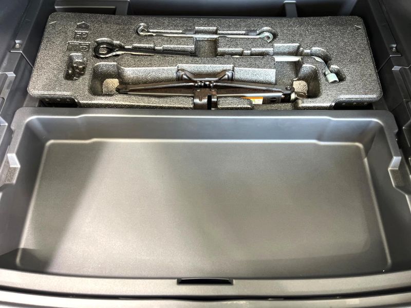 2021 Toyota Harrier Hybrid 6AA-AXUH80 (UW-6a681c5ce0b99)[16]