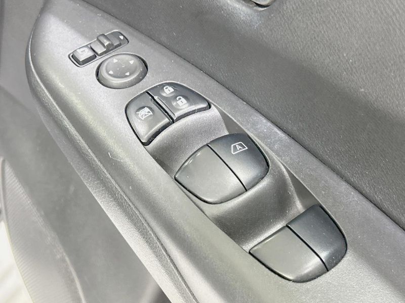 2018 Nissan Serena DAA-GC27 (UW-6a681cea88bbc)[24]