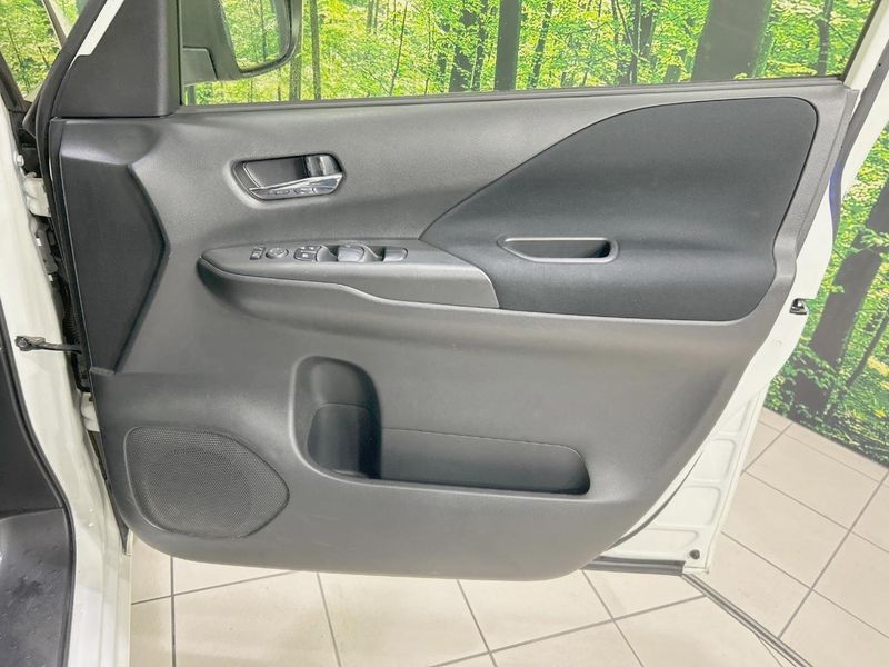2018 Nissan Serena DAA-GC27 (UW-6a681cea88bbc)[23]