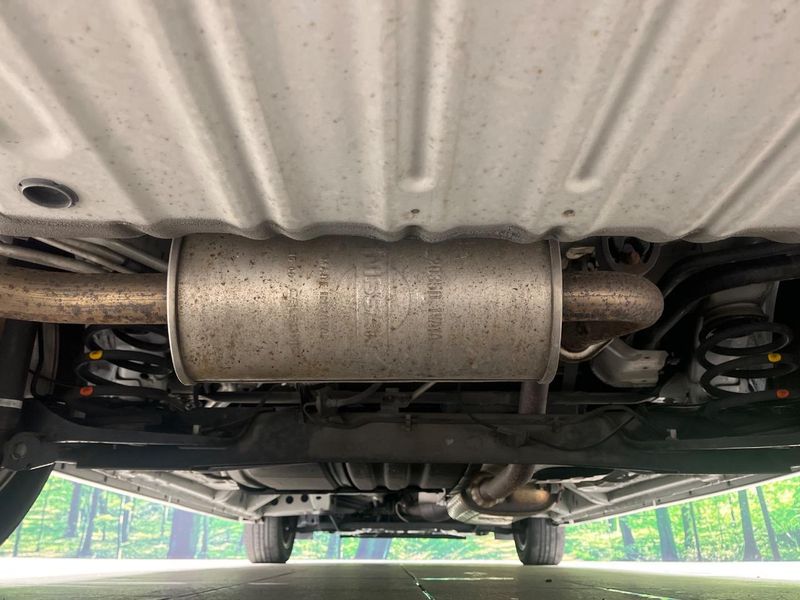 2015 Nissan Serena DAA-HFC26 (UW-6a681d4b874d7)[15]