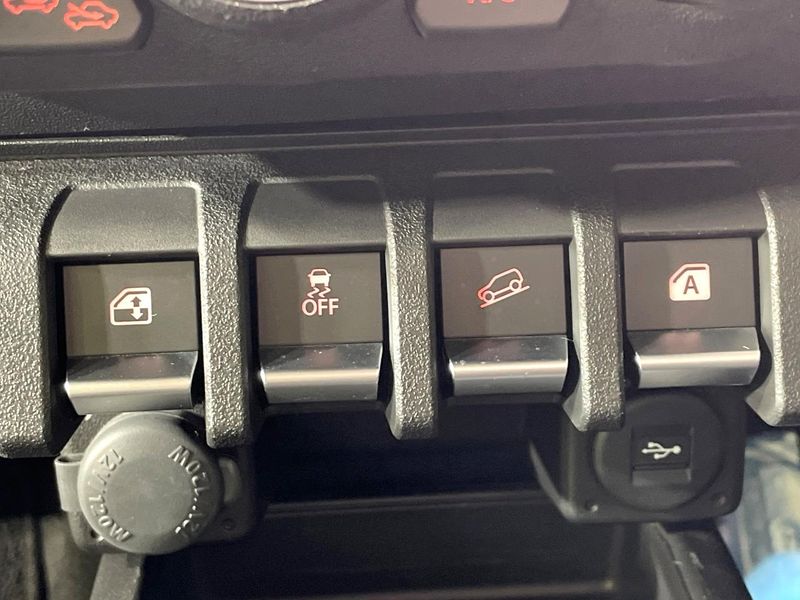2019 Suzuki Jimny 3BA-JB64W (UW-6a681d5c620b1)[12]