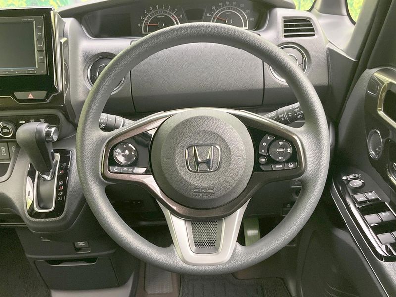 2019 Honda N-BOX CUSTOM DBA-JF3 (UW-6a681d8165233)[24]