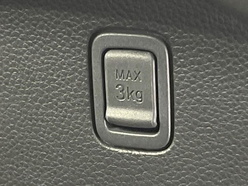 2018 Honda N-BOX CUSTOM DBA-JF3 (UW-6a681d870ed3b)[21]