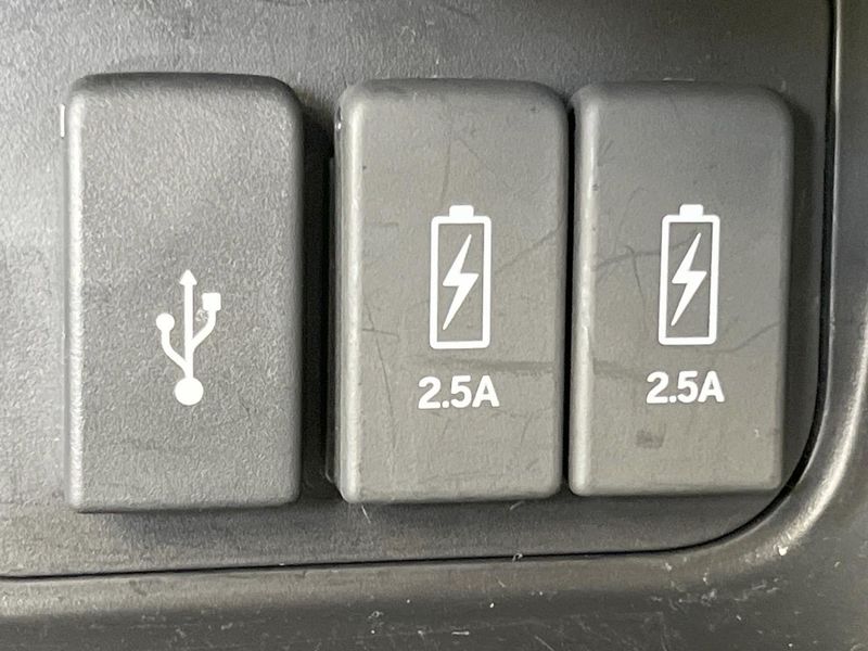 2018 Honda N-BOX CUSTOM DBA-JF3 (UW-6a681d870ed3b)[27]