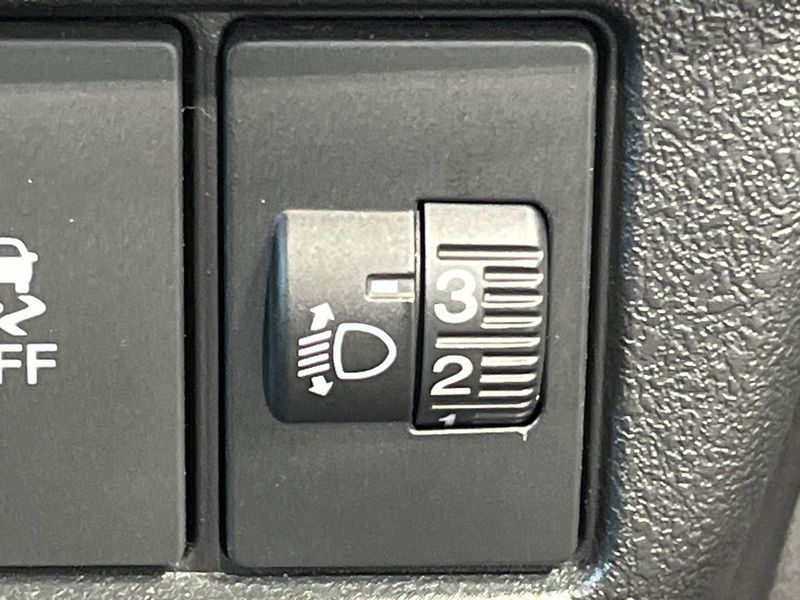 2023 Honda N-BOX CUSTOM 6BA-JF5 (UW-6a681dad823dc)[25]
